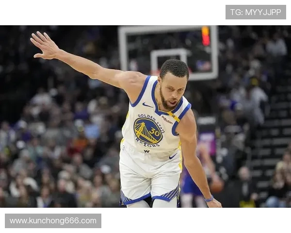 美媒调侃追梦面对无库里勇士惨败选择假装受伤退场