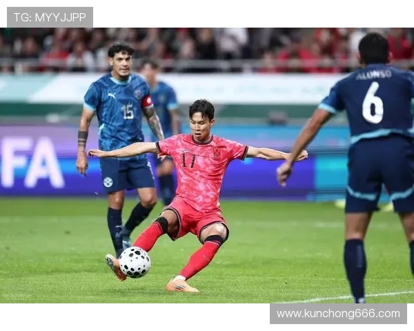 巴拉圭后卫失误助攻韩国严智星抽射破门取得领先